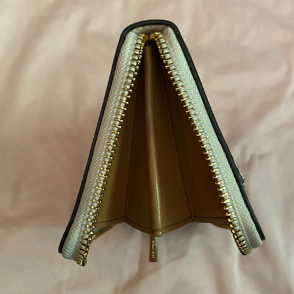 COACH FLORAL ZIPPY WALLET - Picture 7 of 12